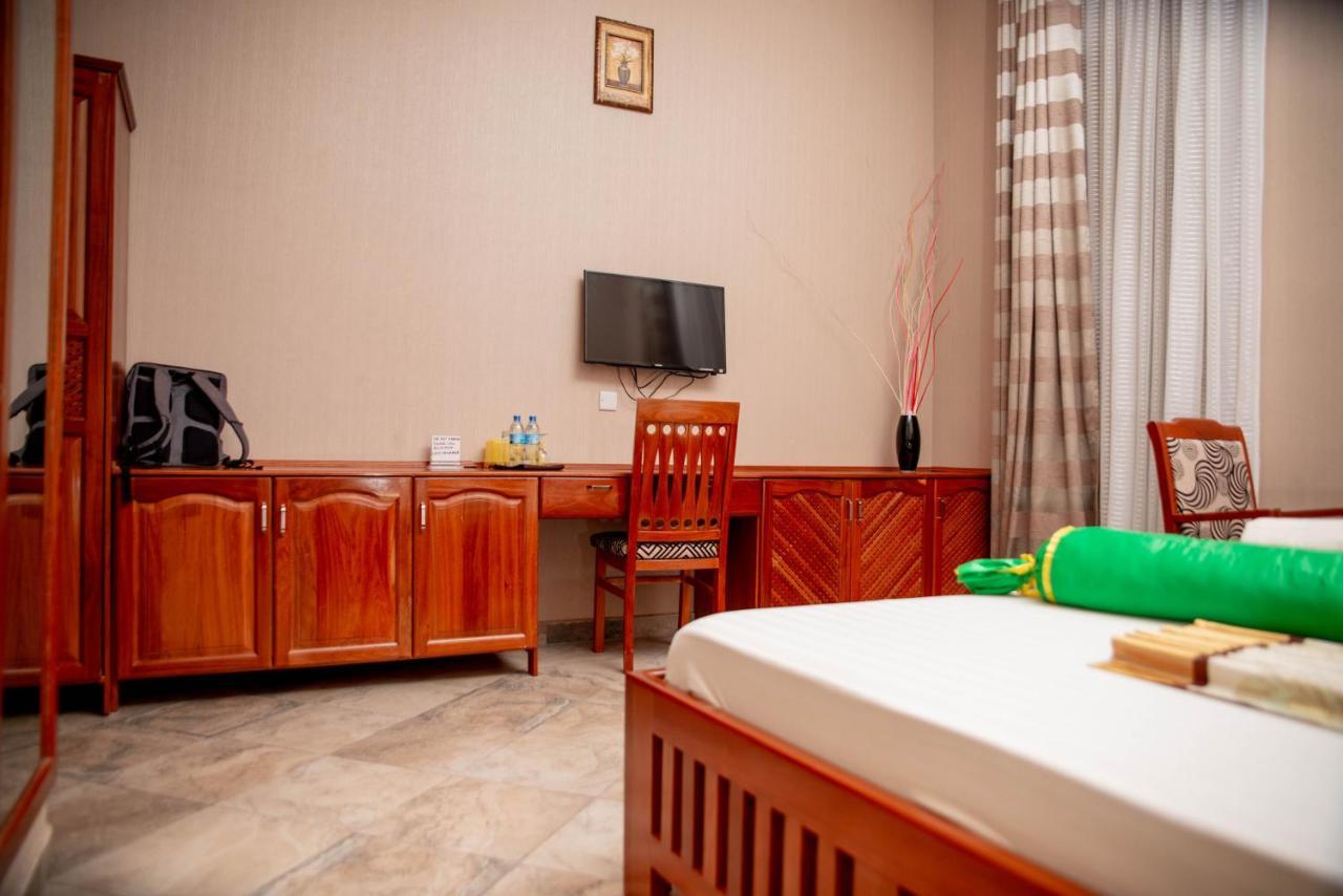 Lush Garden Hotel Аруша Екстер'єр фото