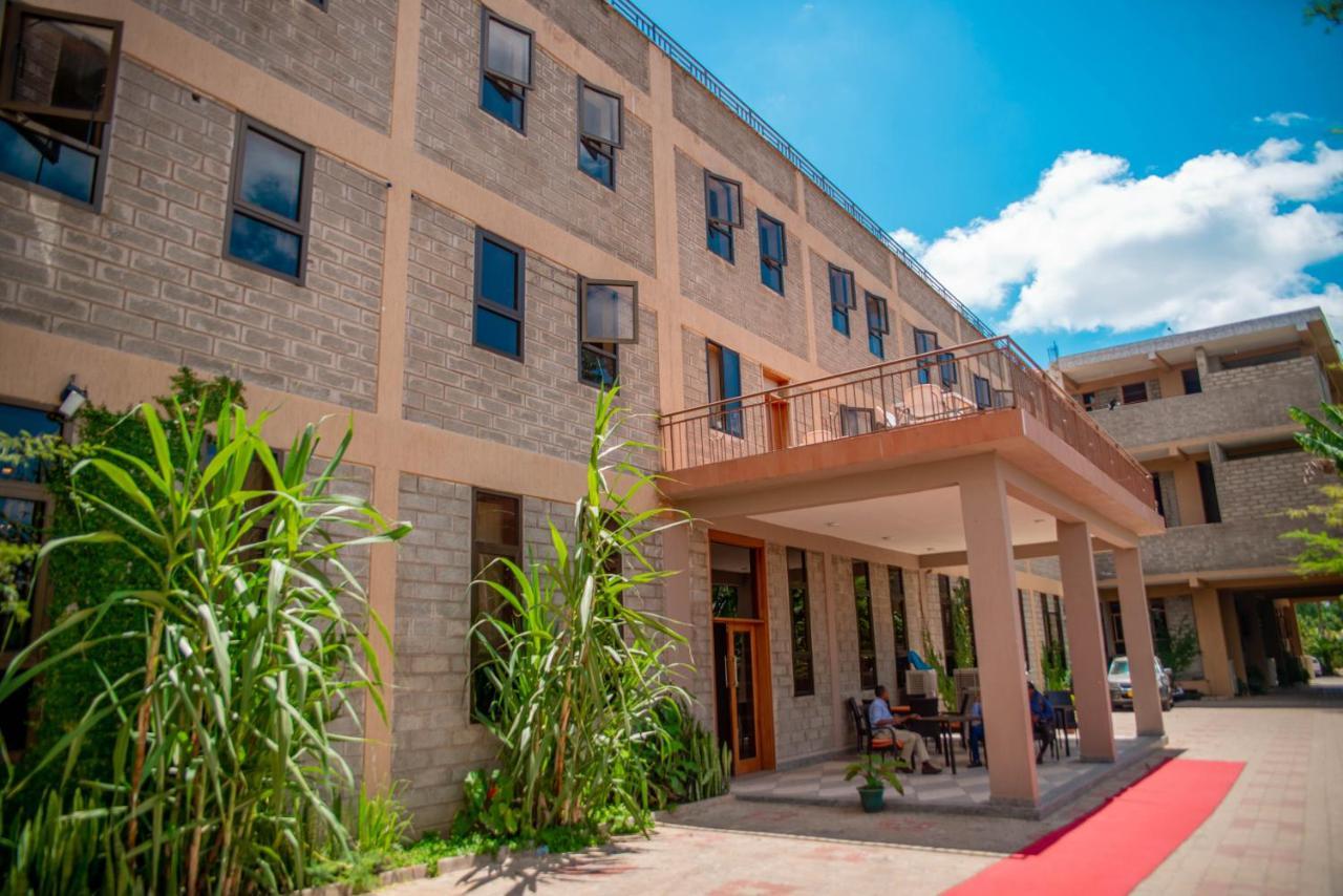 Lush Garden Hotel Аруша Екстер'єр фото
