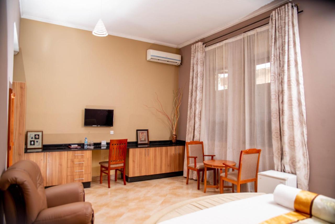 Lush Garden Hotel Аруша Екстер'єр фото