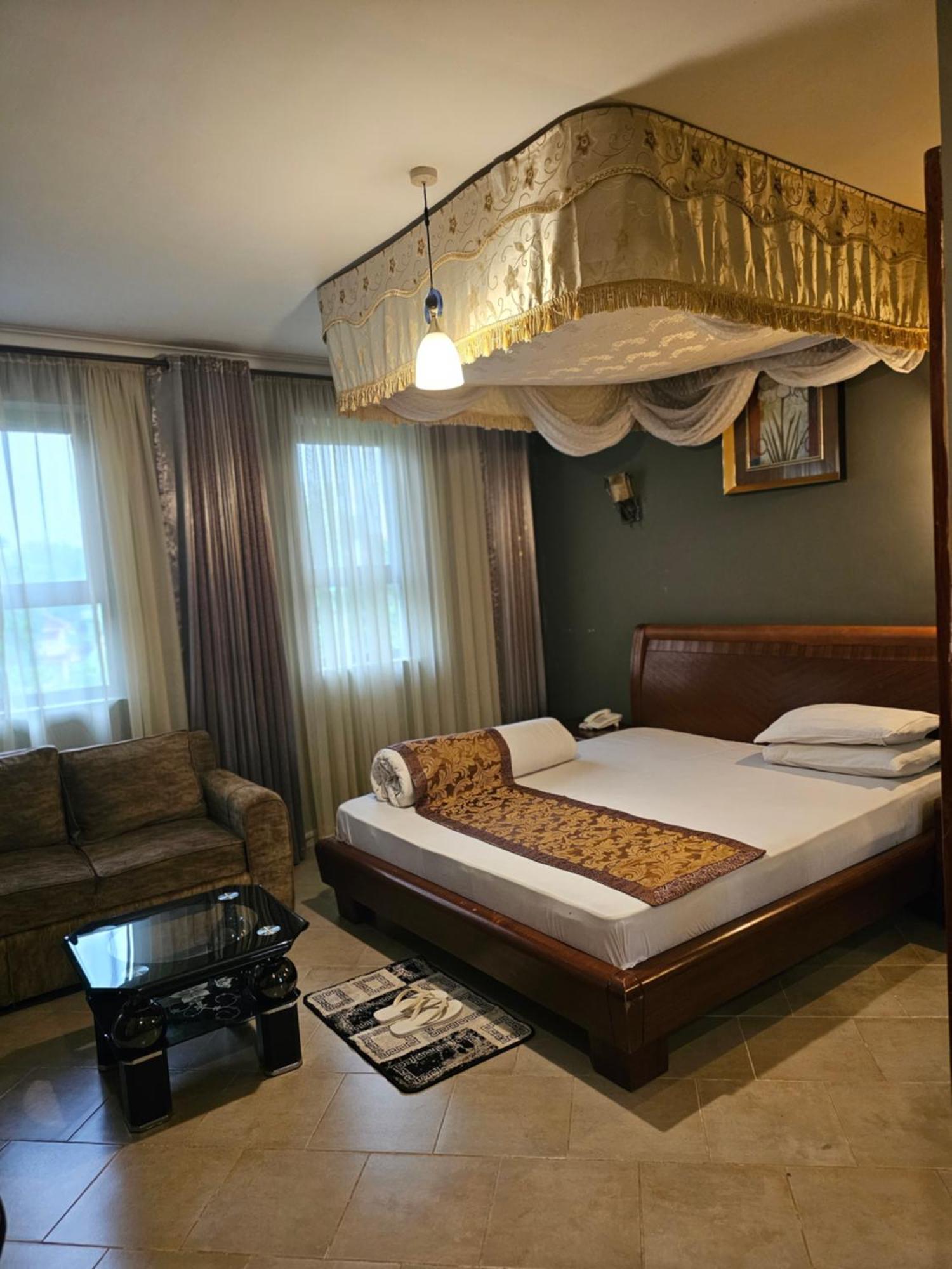 Lush Garden Hotel Аруша Екстер'єр фото