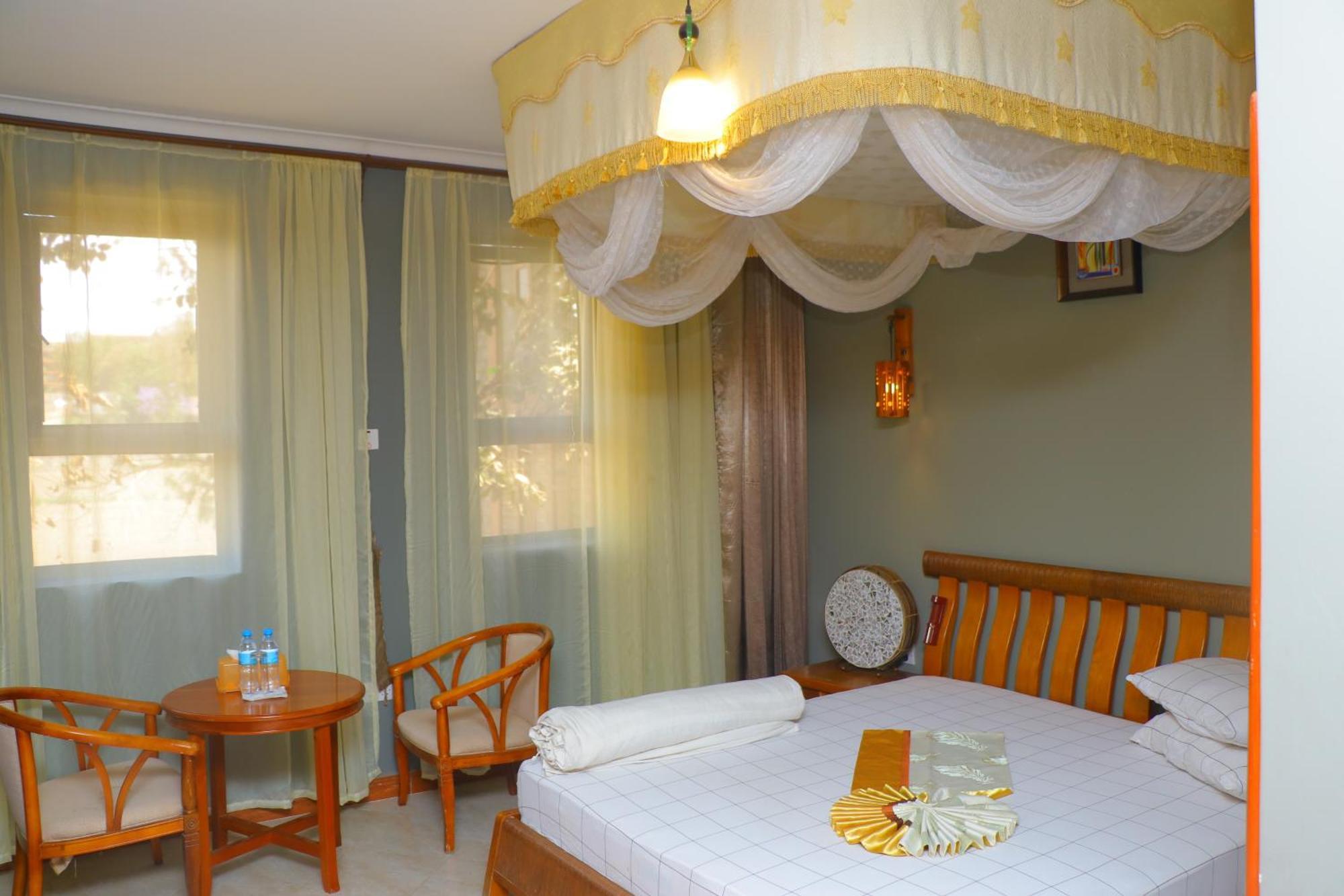 Lush Garden Hotel Аруша Екстер'єр фото