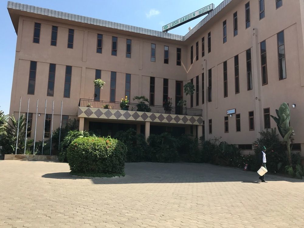 Lush Garden Hotel Аруша Екстер'єр фото